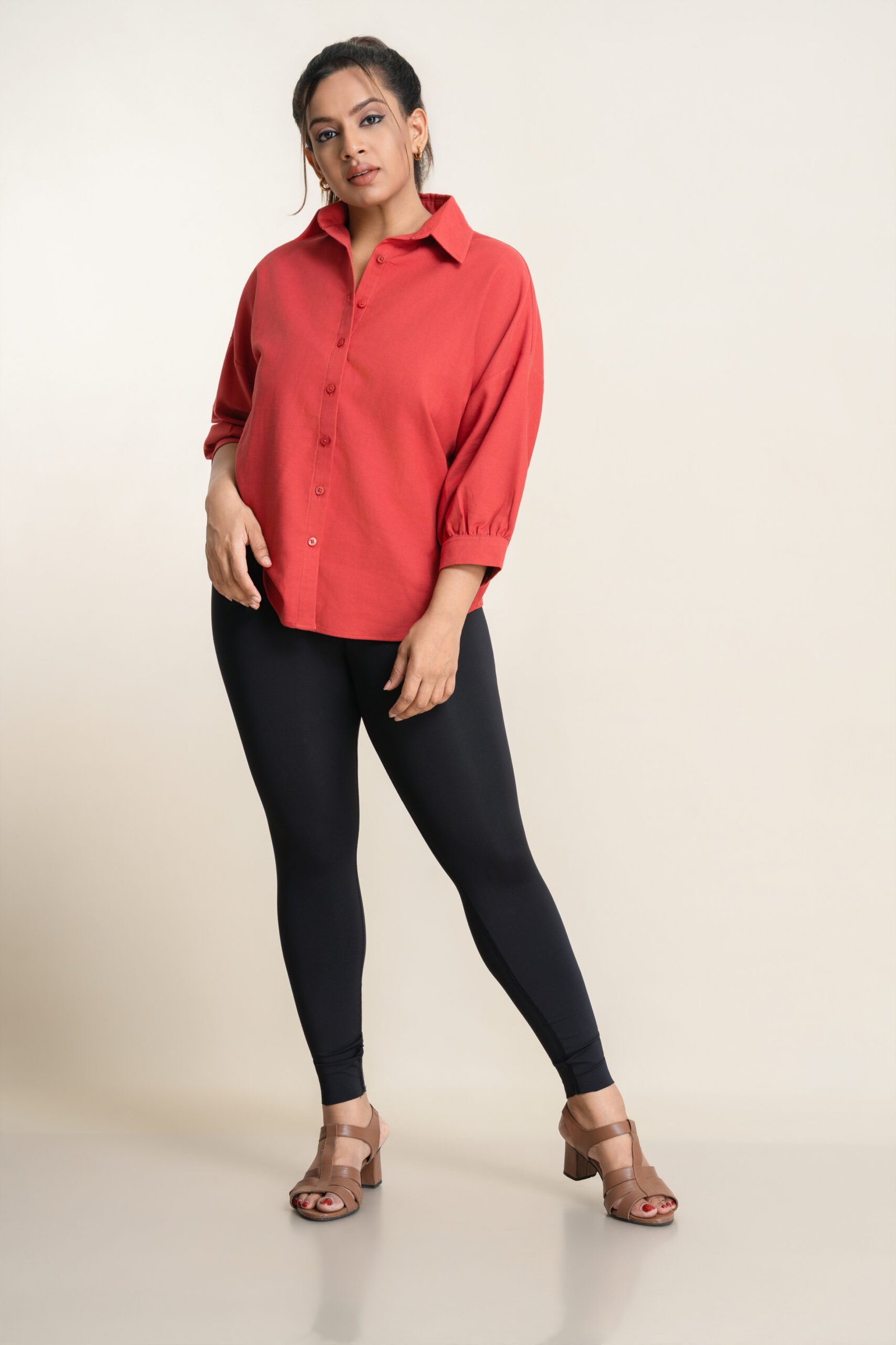 SKYLI CURVES0273